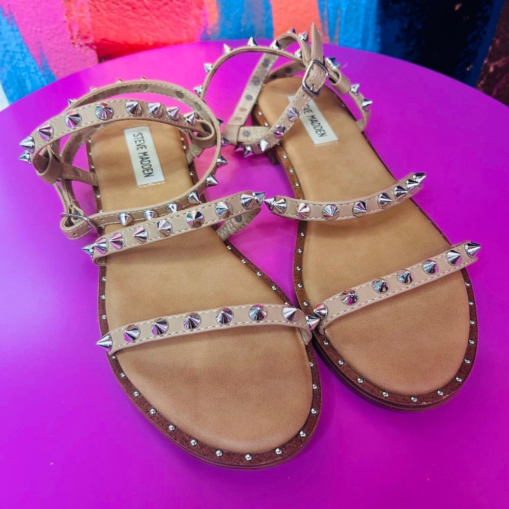 Steve Madden Women 7.5 Transport Sandals Tan Studded Ankle Strappy Gladiator EUC - Picture 2 of 9